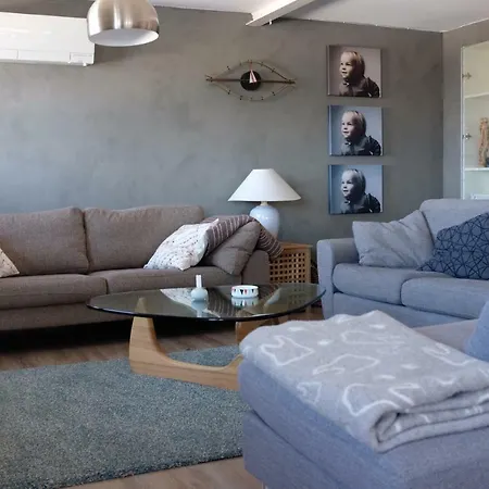 Spacious And Modern Apartment. Orland * Garten